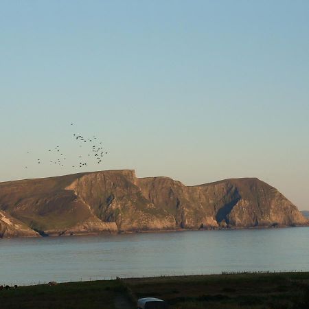 Keel Achill Isle House Bed & Breakfast エクステリア 写真